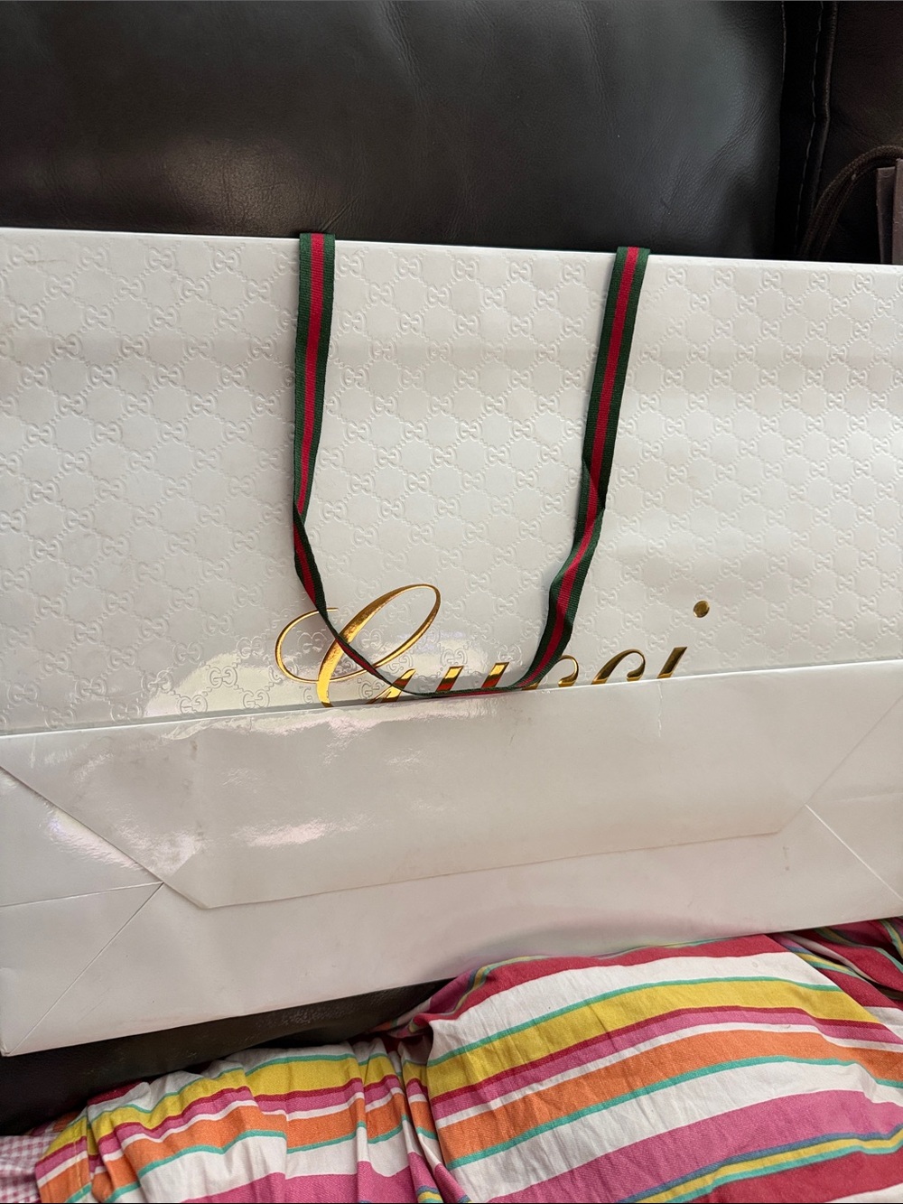 Gucci White shopping bag with Red & Green Ribbon Logo - Picture 2 of 6